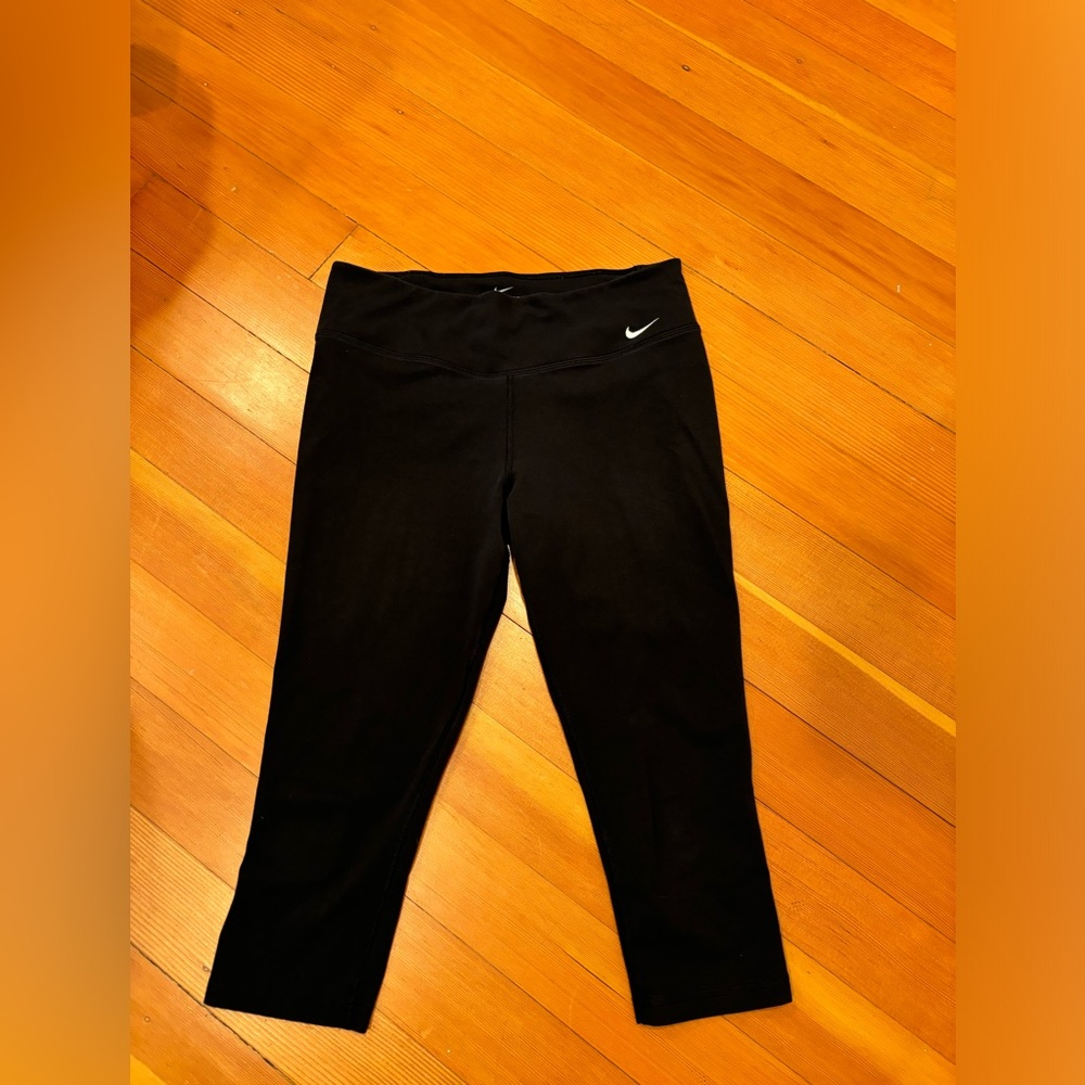 EUC Vintage Nike black crop leggings L